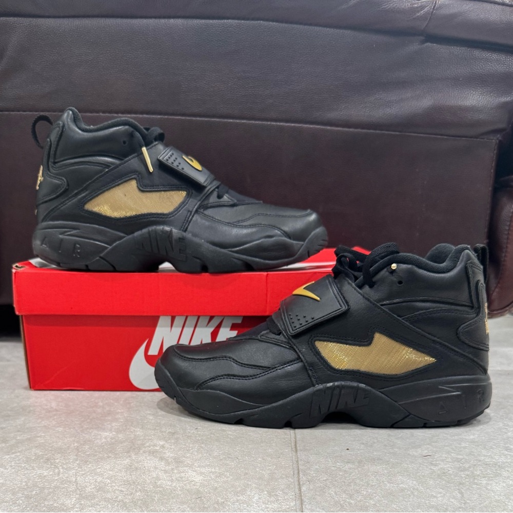 Nike Air Diamond Turf PRM 'Signing Day' Black/Gold HV5788-001 - Picture 1 of 8